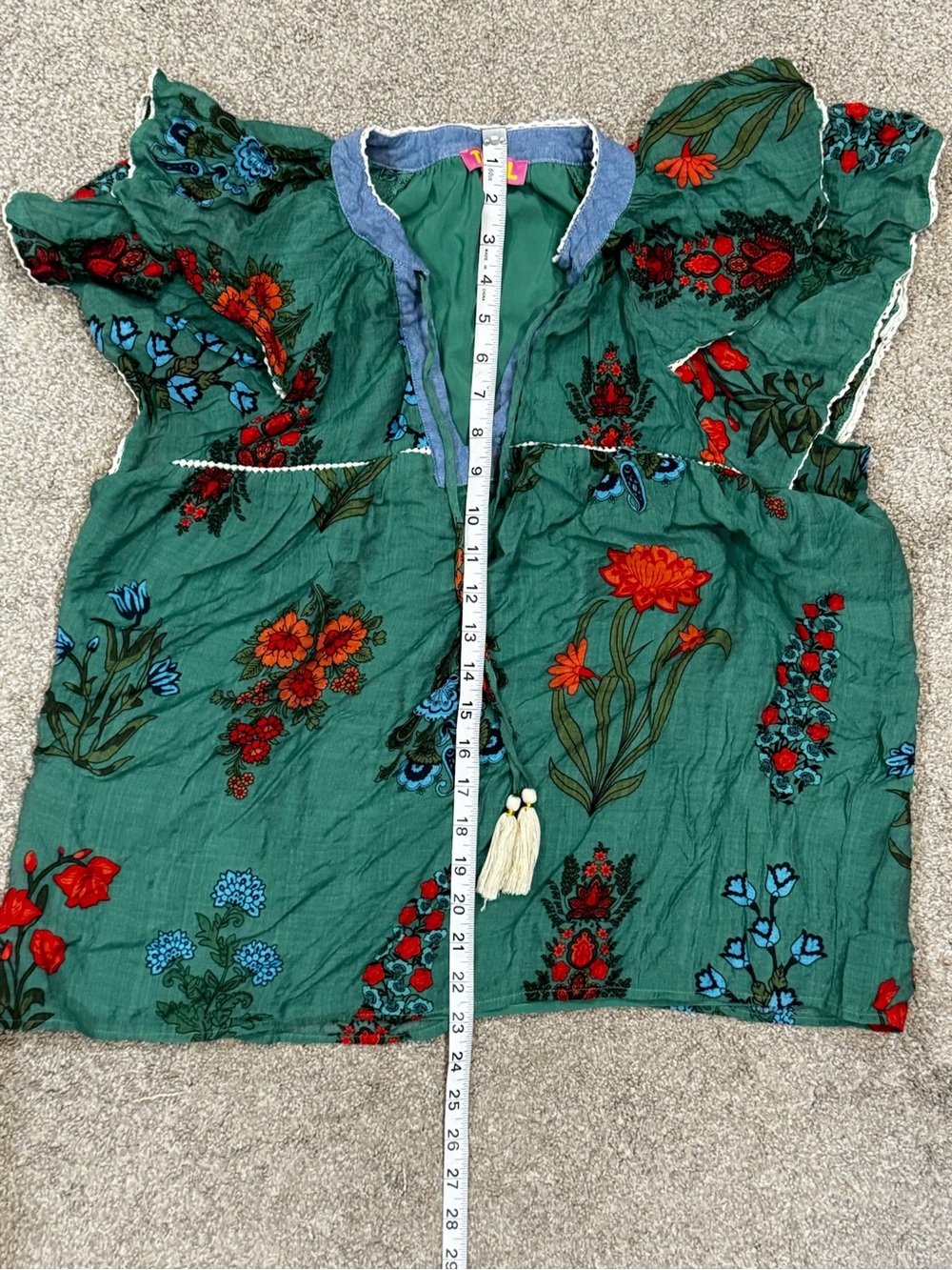 Women’s THML  Green Floral Embroidered Flutter Short Sleeve Top Size XL tassles - Picture 4 of 8